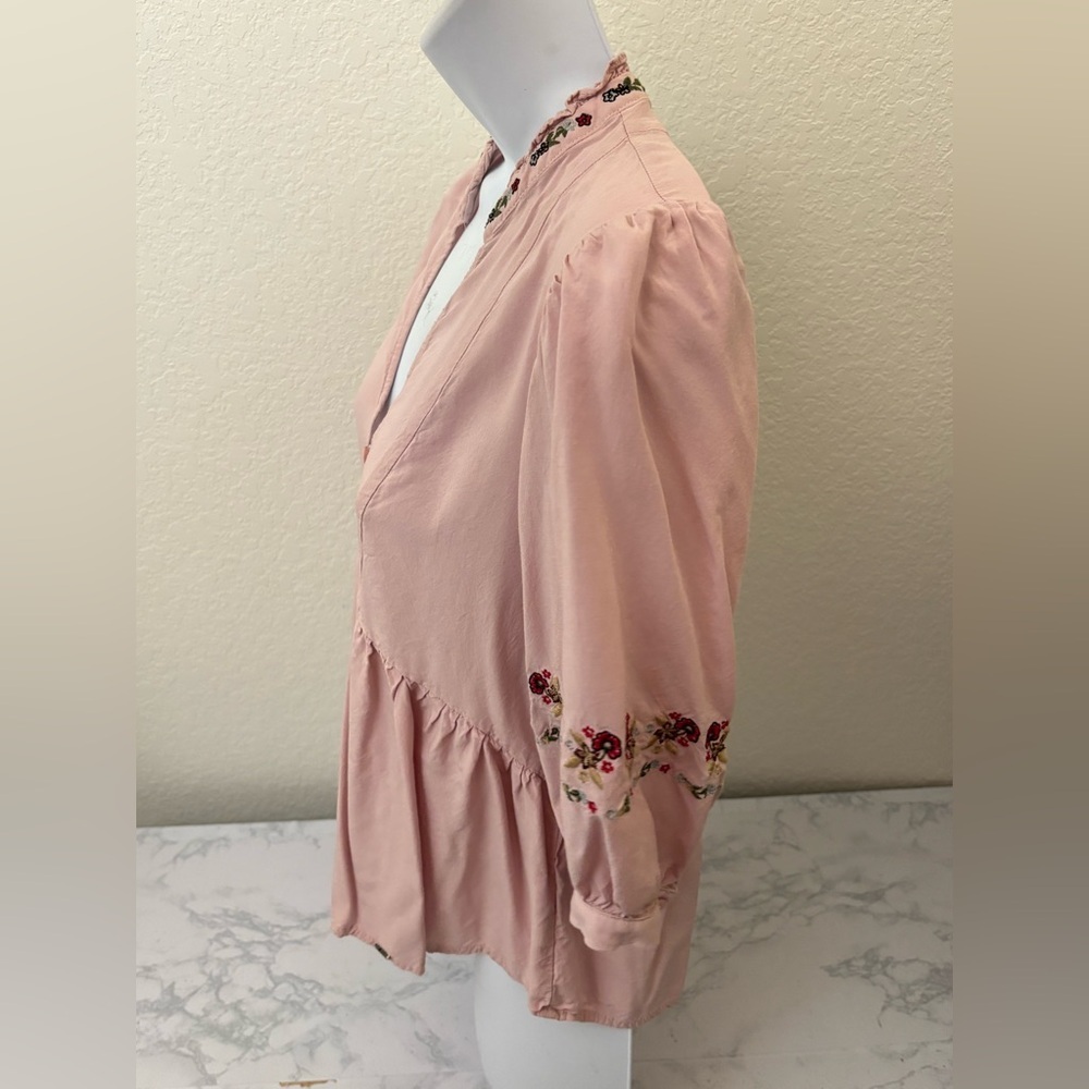 Exit Urban And Vintage Womens Blouse Floral 3/4 Sleeve Sz M Pink Embroidered​​ - Picture 2 of 5